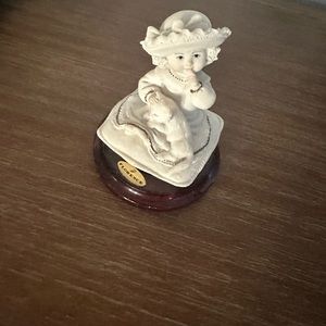 Giuseppe Armani signed cat kitten Sculpture Figurine Florence Italy Quiet Please